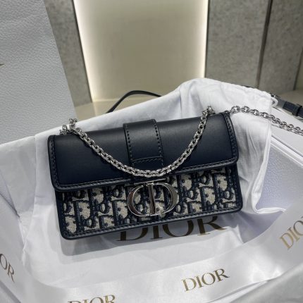 Montaigne Black Silver Series