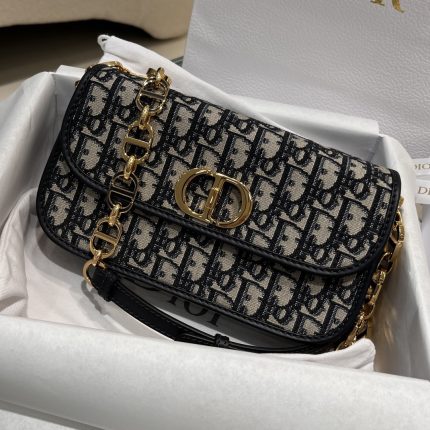 30 Montaigne Avenue Enamel Chain Bag