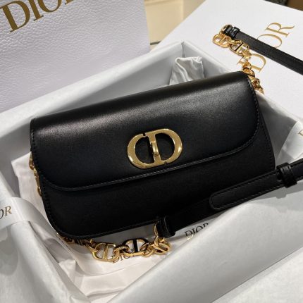 30 Montaigne Avenue Enamel Chain Bag