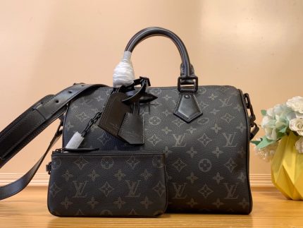 Louis Vuitton Speedy Bandoulière 30 All-Black Edition
